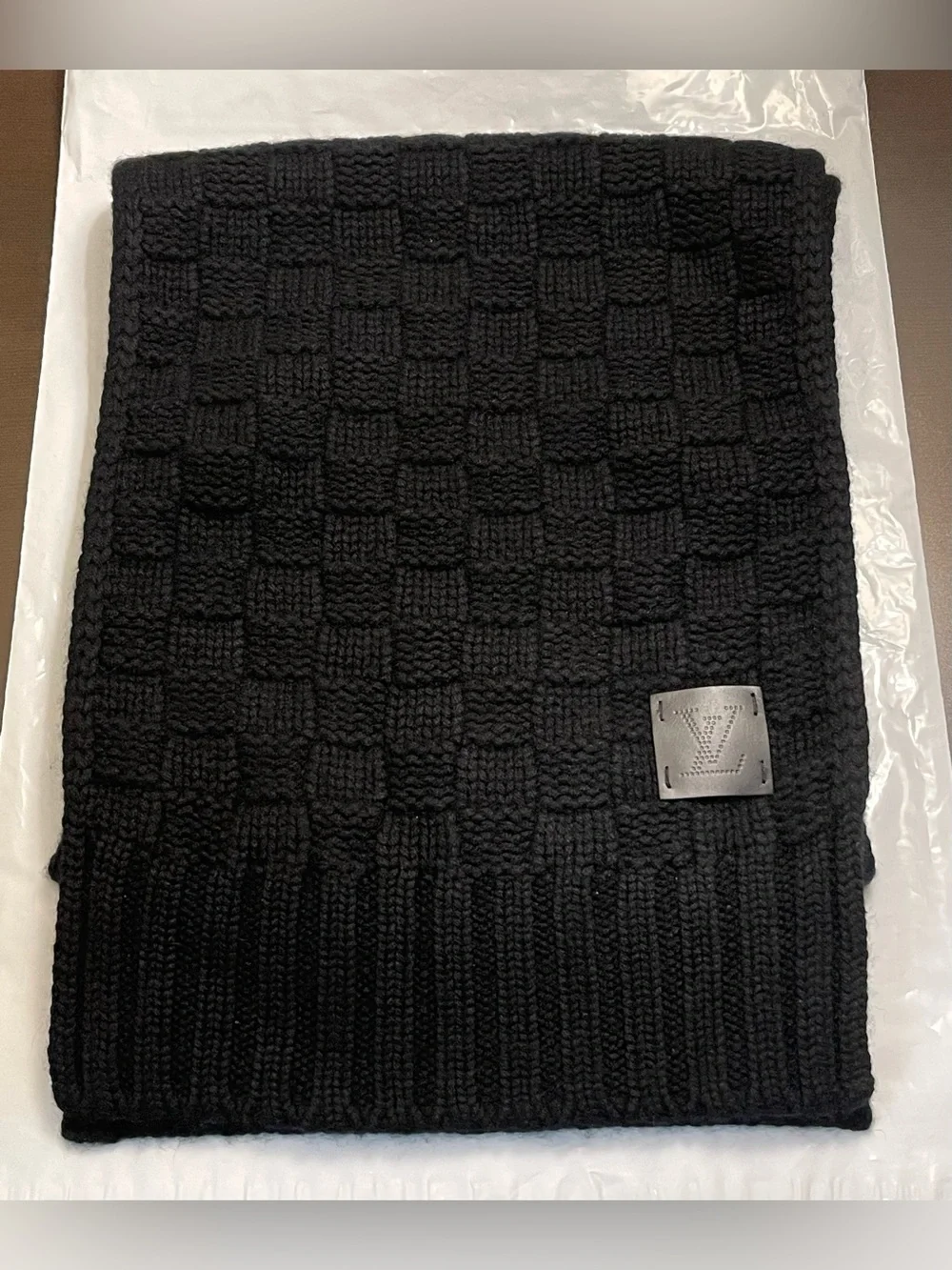 Louis Vuitton M74421 Helshinki Damier Cashmere Scarf in Black Made in UK 12x64”